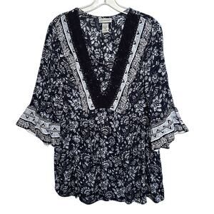 Catherines Lacy Peasant Top Woemns Size 0X Blue Floral Bell Sleeve Relaxed Flowy